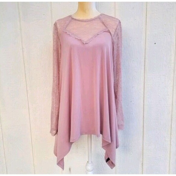 New torrid taupe crepe and lace sharkbite hem top wmns sz 0X  (size 12) - Picture 1 of 5